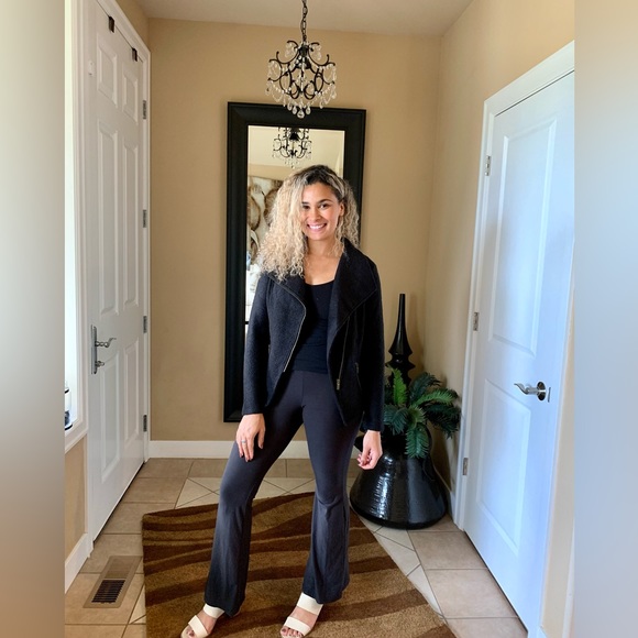 LN HALOGEN STRETCH KNIT MOTO SWEATER JACKET. ASYMMETRICAL ZIPPER DETAIL. DARLING - Picture 2 of 6